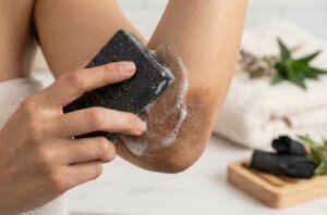 jabón aclarador para quitar la costra oscura