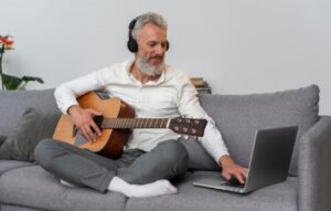 Convierte tu pasión por la música en una habilidad. ¡Aprende a tocar la guitarra ahora!