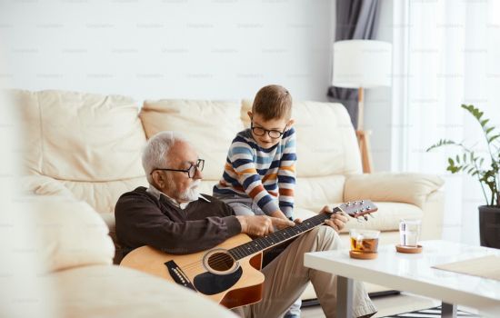 Beneficios de Aprender a Tocar Violão en la Edad Adulta: Nunca Es Tarde para Empezar